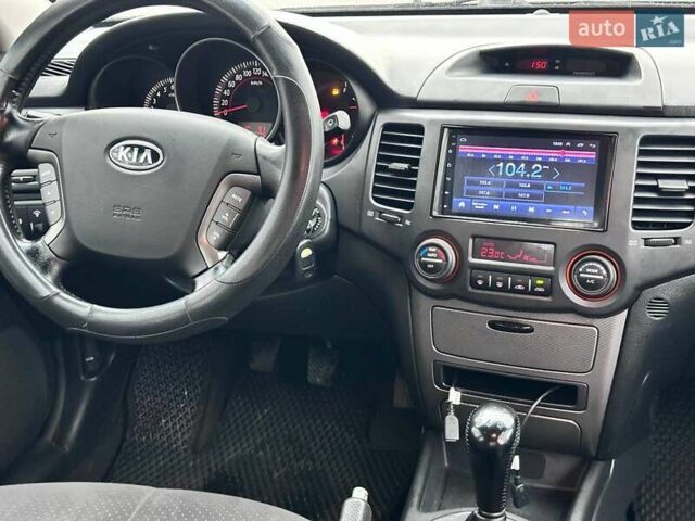 Кіа Маджентіс, об'ємом двигуна 2 л та пробігом 121 тис. км за 7800 $, фото 28 на Automoto.ua