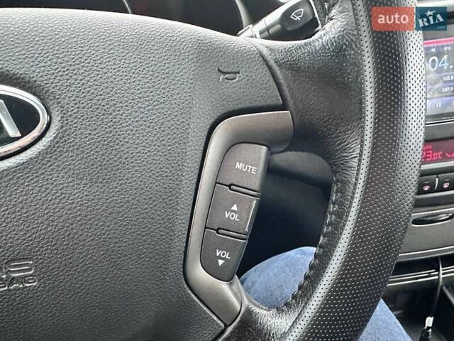 Кіа Маджентіс, об'ємом двигуна 2 л та пробігом 121 тис. км за 7800 $, фото 15 на Automoto.ua