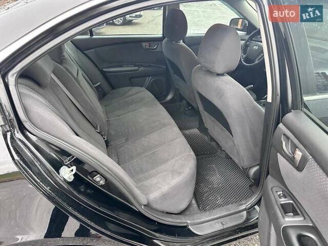 Кіа Маджентіс, об'ємом двигуна 2 л та пробігом 121 тис. км за 7800 $, фото 30 на Automoto.ua