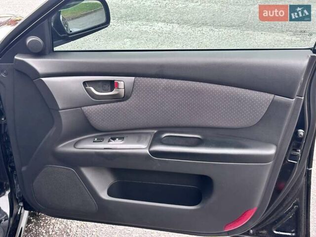 Кіа Маджентіс, об'ємом двигуна 2 л та пробігом 121 тис. км за 7800 $, фото 31 на Automoto.ua