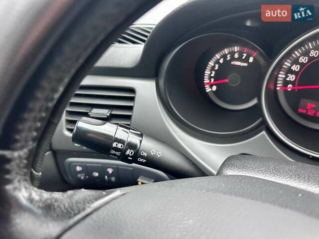 Кіа Маджентіс, об'ємом двигуна 2 л та пробігом 121 тис. км за 7800 $, фото 19 на Automoto.ua