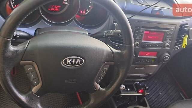 Киа Маджентис, объемом двигателя 2 л и пробегом 155 тыс. км за 6500 $, фото 12 на Automoto.ua