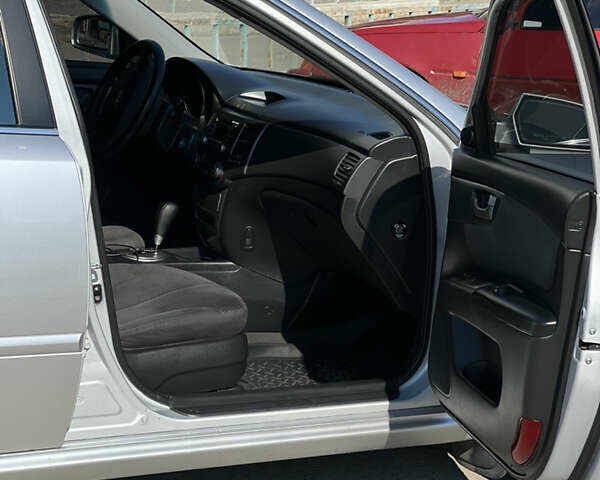 Киа Маджентис, объемом двигателя 2 л и пробегом 190 тыс. км за 7500 $, фото 9 на Automoto.ua