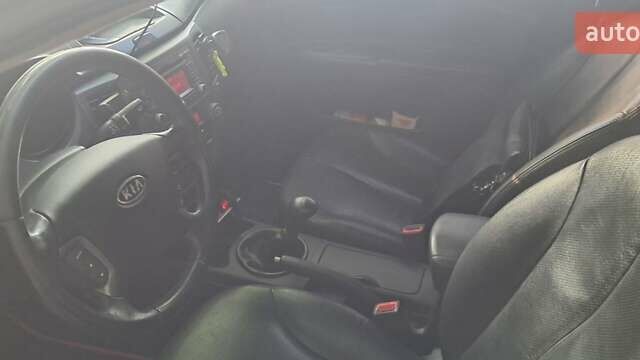 Киа Маджентис, объемом двигателя 2 л и пробегом 155 тыс. км за 6500 $, фото 3 на Automoto.ua
