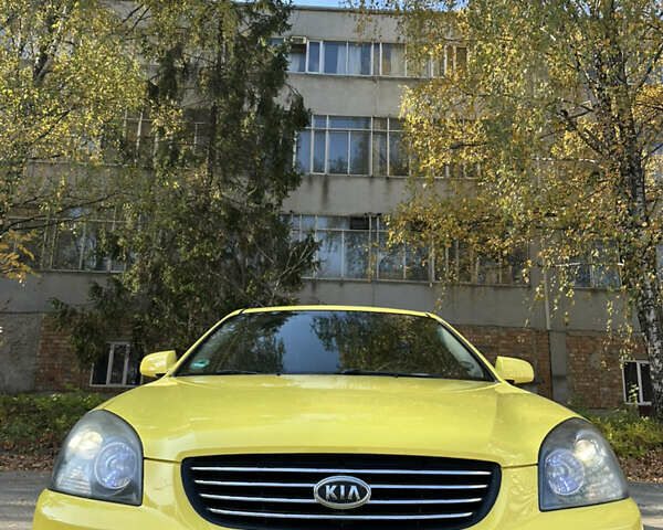 Жовтий Кіа Маджентіс, об'ємом двигуна 2 л та пробігом 257 тис. км за 4300 $, фото 8 на Automoto.ua