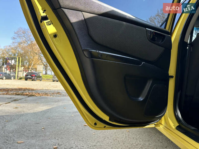Жовтий Кіа Маджентіс, об'ємом двигуна 2 л та пробігом 257 тис. км за 4300 $, фото 54 на Automoto.ua