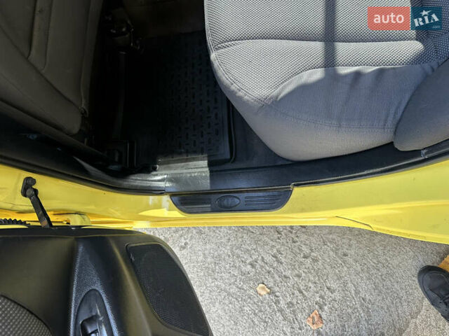 Жовтий Кіа Маджентіс, об'ємом двигуна 2 л та пробігом 257 тис. км за 4300 $, фото 55 на Automoto.ua