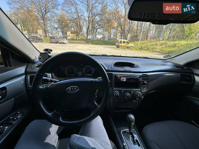 Жовтий Кіа Маджентіс, об'ємом двигуна 2 л та пробігом 257 тис. км за 4300 $, фото 91 на Automoto.ua