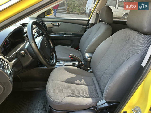 Жовтий Кіа Маджентіс, об'ємом двигуна 2 л та пробігом 257 тис. км за 4300 $, фото 79 на Automoto.ua