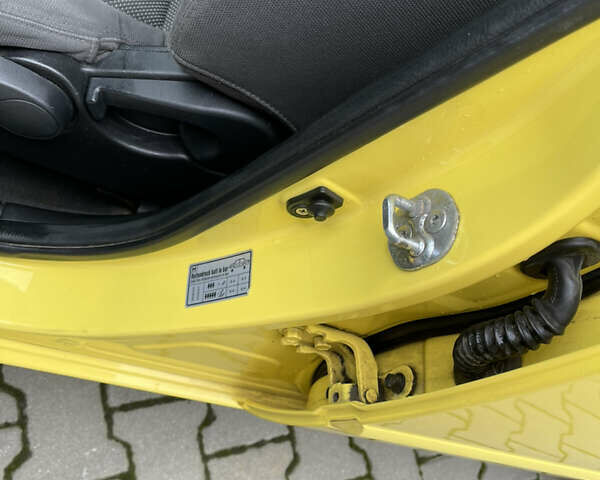 Жовтий Кіа Маджентіс, об'ємом двигуна 2 л та пробігом 269 тис. км за 5000 $, фото 15 на Automoto.ua