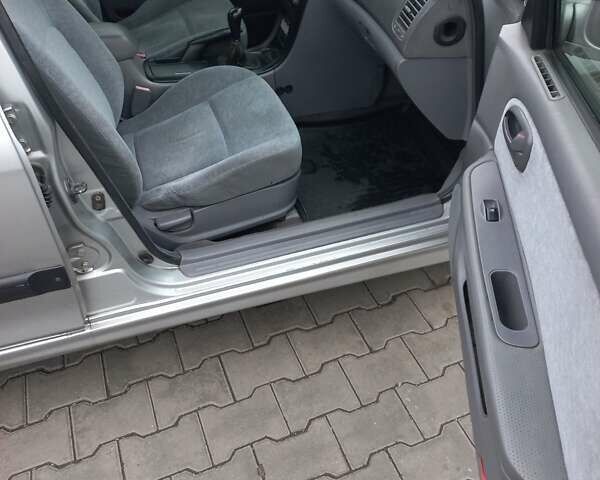 Серый Киа Маджентис, объемом двигателя 2 л и пробегом 270 тыс. км за 2600 $, фото 7 на Automoto.ua