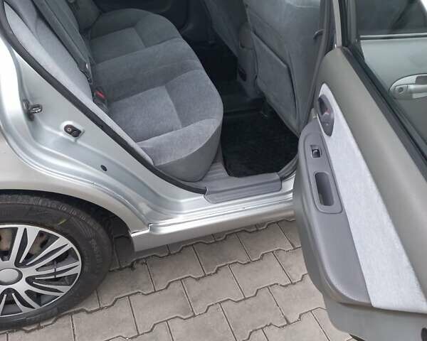 Серый Киа Маджентис, объемом двигателя 2 л и пробегом 270 тыс. км за 2600 $, фото 8 на Automoto.ua