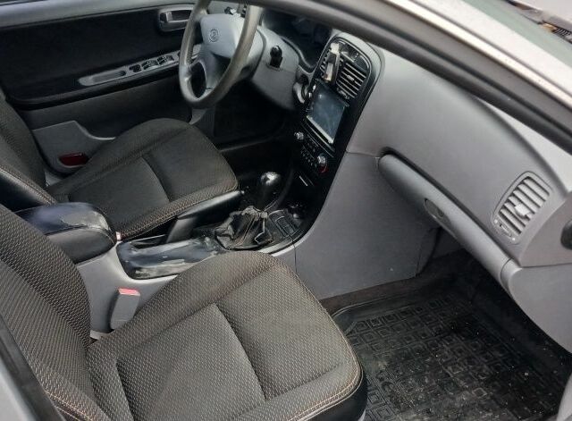 Сірий Кіа Маджентіс, об'ємом двигуна 2 л та пробігом 341 тис. км за 2500 $, фото 6 на Automoto.ua