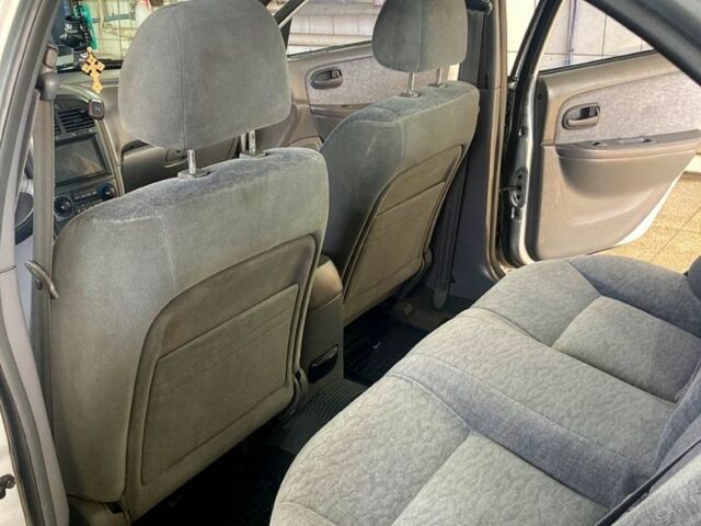 Серый Киа Маджентис, объемом двигателя 2 л и пробегом 234 тыс. км за 3200 $, фото 12 на Automoto.ua