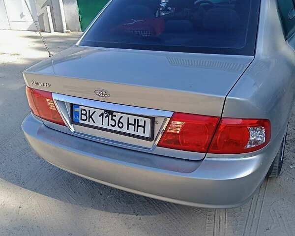 Сірий Кіа Маджентіс, об'ємом двигуна 2 л та пробігом 84 тис. км за 7000 $, фото 1 на Automoto.ua