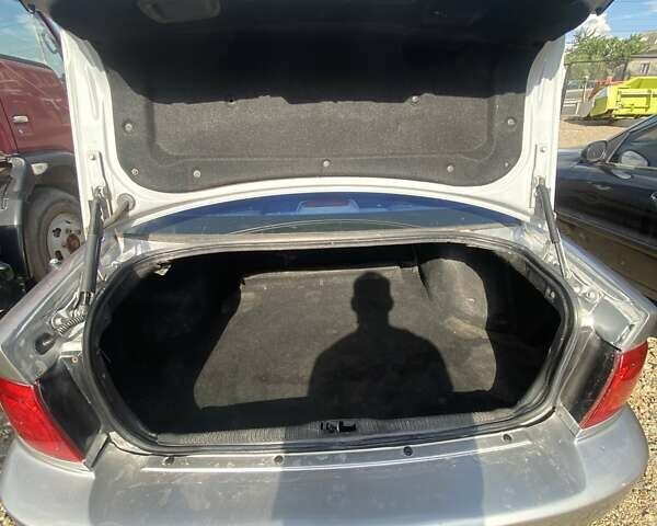 Серый Киа Маджентис, объемом двигателя 2 л и пробегом 334 тыс. км за 3200 $, фото 9 на Automoto.ua