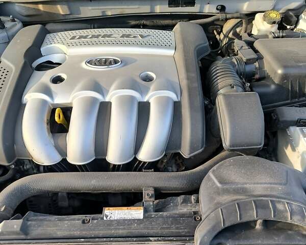 Серый Киа Маджентис, объемом двигателя 2 л и пробегом 326 тыс. км за 6100 $, фото 12 на Automoto.ua