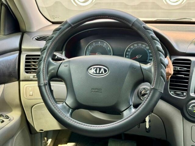 Сірий Кіа Маджентіс, об'ємом двигуна 2.7 л та пробігом 219 тис. км за 4500 $, фото 11 на Automoto.ua