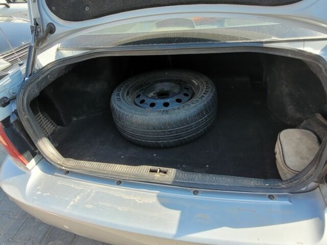 Сірий Кіа Маджентіс, об'ємом двигуна 2 л та пробігом 321 тис. км за 3550 $, фото 7 на Automoto.ua