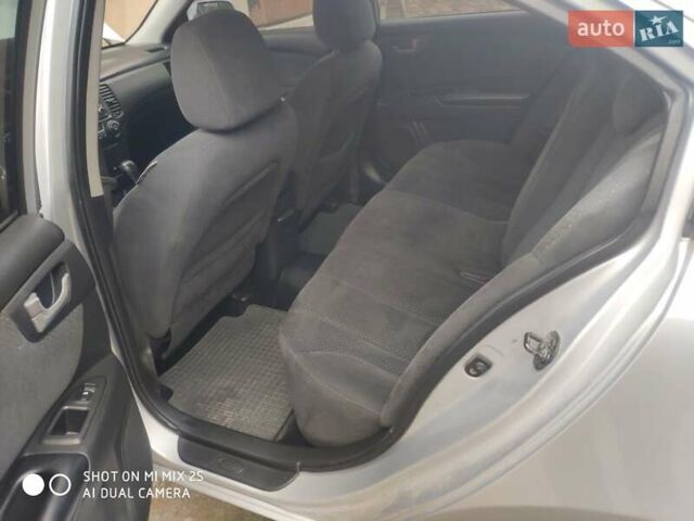 Сірий Кіа Маджентіс, об'ємом двигуна 2 л та пробігом 211 тис. км за 5500 $, фото 9 на Automoto.ua