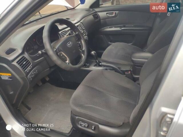 Сірий Кіа Маджентіс, об'ємом двигуна 2 л та пробігом 211 тис. км за 5500 $, фото 7 на Automoto.ua