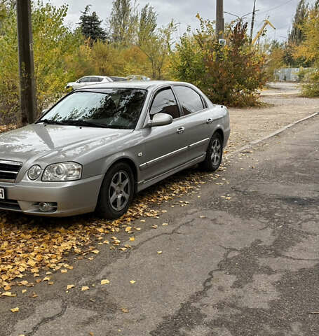 Серый Киа Маджентис, объемом двигателя 2 л и пробегом 175 тыс. км за 4500 $, фото 1 на Automoto.ua