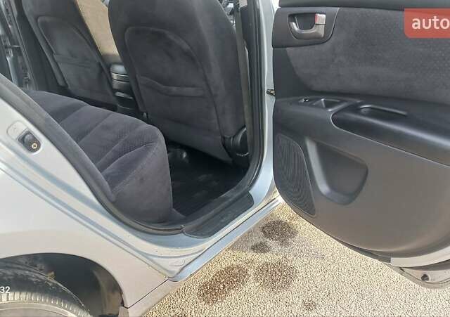 Сірий Кіа Маджентіс, об'ємом двигуна 2 л та пробігом 251 тис. км за 4700 $, фото 10 на Automoto.ua