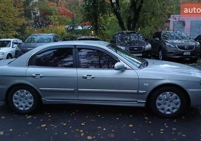 Кіа Маджентіс 2006 у Києві на Automoto.ua Сірий Кіа Маджентіс, об'ємом двигуна 2 л та пробігом 182 тис. км за 5700 $, фото 1 на Automoto.ua