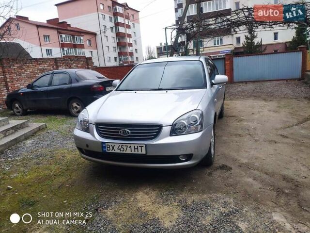 Сірий Кіа Маджентіс, об'ємом двигуна 2 л та пробігом 211 тис. км за 5500 $, фото 2 на Automoto.ua