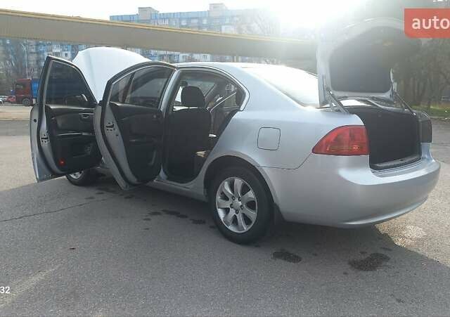 Сірий Кіа Маджентіс, об'ємом двигуна 2 л та пробігом 251 тис. км за 4700 $, фото 5 на Automoto.ua