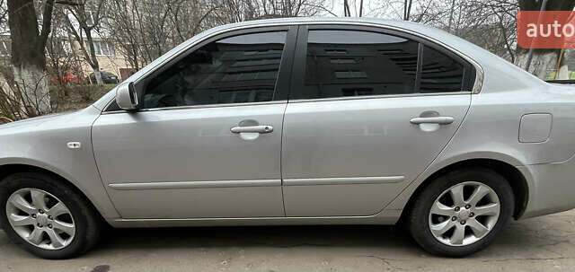 Серый Киа Маджентис, объемом двигателя 1.99 л и пробегом 234 тыс. км за 6000 $, фото 2 на Automoto.ua