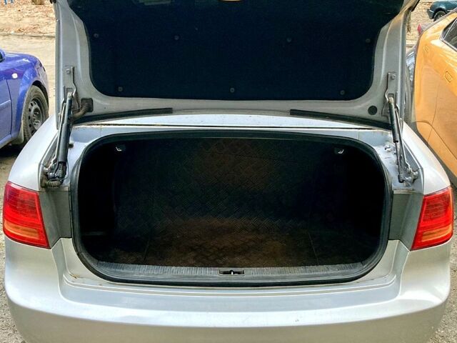 Серый Киа Маджентис, объемом двигателя 2 л и пробегом 172 тыс. км за 6000 $, фото 11 на Automoto.ua