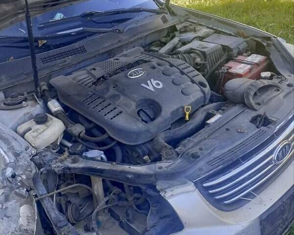 Серый Киа Маджентис, объемом двигателя 2.7 л и пробегом 325 тыс. км за 2099 $, фото 1 на Automoto.ua