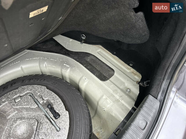 Сірий Кіа Маджентіс, об'ємом двигуна 2 л та пробігом 260 тис. км за 5300 $, фото 22 на Automoto.ua