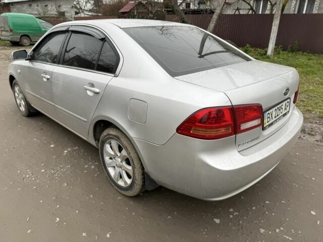 Сірий Кіа Маджентіс, об'ємом двигуна 2 л та пробігом 176 тис. км за 3900 $, фото 3 на Automoto.ua