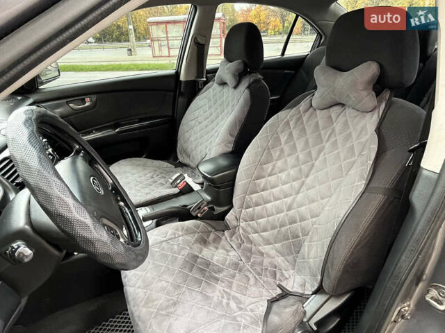 Серый Киа Маджентис, объемом двигателя 2 л и пробегом 200 тыс. км за 4895 $, фото 11 на Automoto.ua