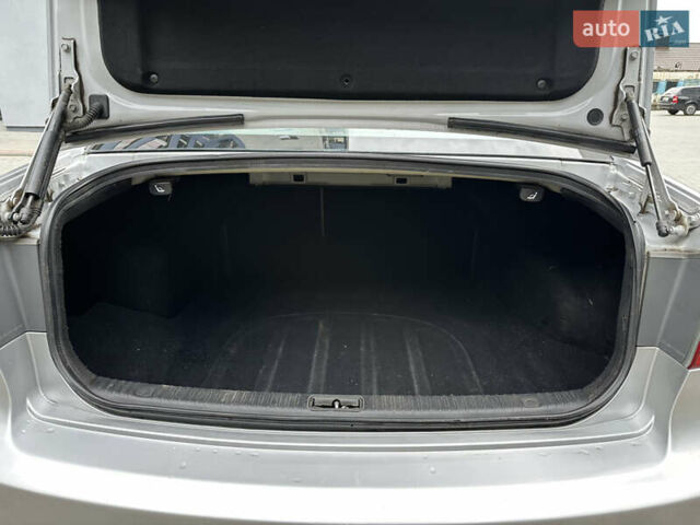 Серый Киа Маджентис, объемом двигателя 2 л и пробегом 314 тыс. км за 4999 $, фото 40 на Automoto.ua