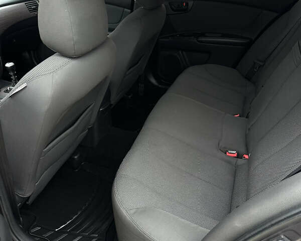 Сірий Кіа Маджентіс, об'ємом двигуна 2 л та пробігом 260 тис. км за 5300 $, фото 14 на Automoto.ua