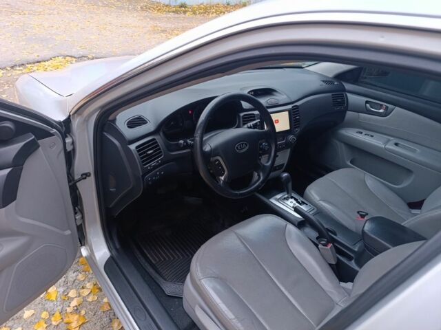 Серый Киа Маджентис, объемом двигателя 2.7 л и пробегом 66 тыс. км за 7200 $, фото 7 на Automoto.ua