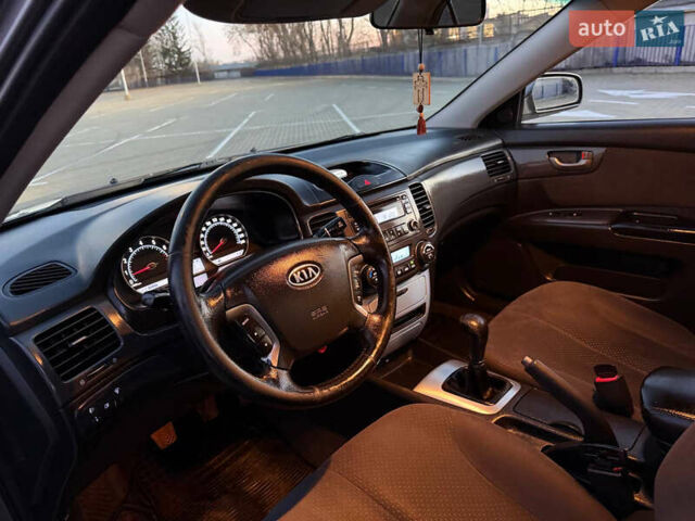 Серый Киа Маджентис, объемом двигателя 2 л и пробегом 281 тыс. км за 5250 $, фото 21 на Automoto.ua