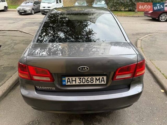 Сірий Кіа Маджентіс, об'ємом двигуна 2 л та пробігом 252 тис. км за 4500 $, фото 5 на Automoto.ua
