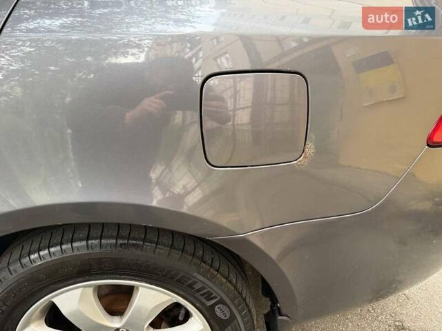 Сірий Кіа Маджентіс, об'ємом двигуна 2 л та пробігом 252 тис. км за 4500 $, фото 4 на Automoto.ua