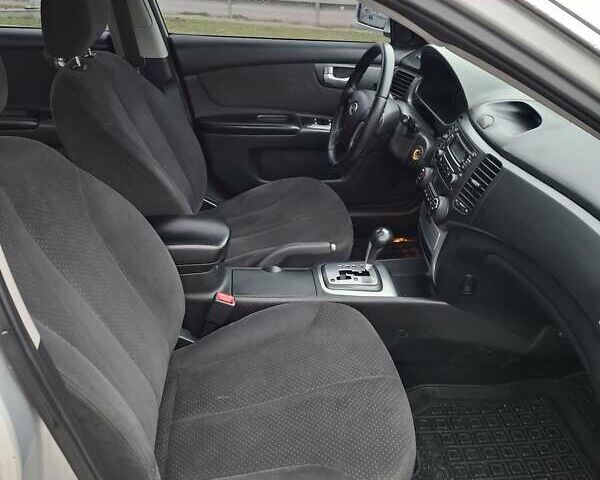 Сірий Кіа Маджентіс, об'ємом двигуна 2 л та пробігом 180 тис. км за 5200 $, фото 13 на Automoto.ua