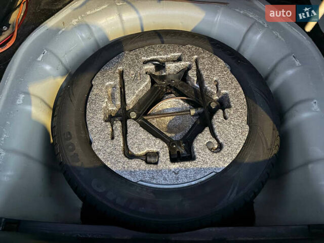 Серый Киа Маджентис, объемом двигателя 2 л и пробегом 281 тыс. км за 5250 $, фото 38 на Automoto.ua