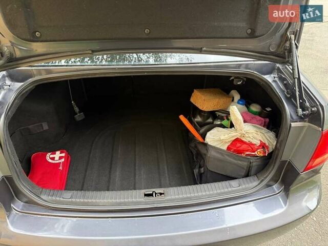 Сірий Кіа Маджентіс, об'ємом двигуна 2 л та пробігом 252 тис. км за 4500 $, фото 19 на Automoto.ua