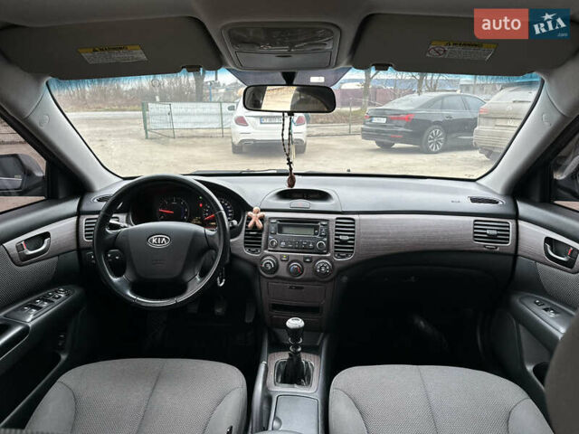 Сірий Кіа Маджентіс, об'ємом двигуна 2 л та пробігом 260 тис. км за 5300 $, фото 15 на Automoto.ua