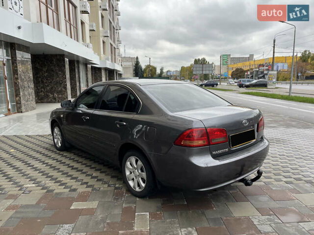 Серый Киа Маджентис, объемом двигателя 2 л и пробегом 200 тыс. км за 4995 $, фото 4 на Automoto.ua