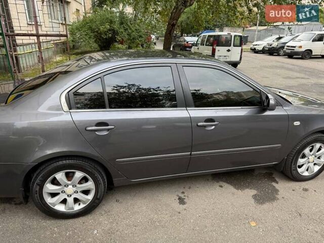 Сірий Кіа Маджентіс, об'ємом двигуна 2 л та пробігом 252 тис. км за 4500 $, фото 1 на Automoto.ua