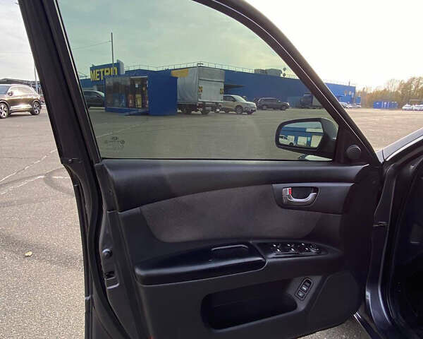 Серый Киа Маджентис, объемом двигателя 2 л и пробегом 303 тыс. км за 5500 $, фото 19 на Automoto.ua