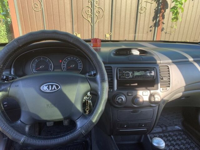 Серый Киа Маджентис, объемом двигателя 2 л и пробегом 250 тыс. км за 5800 $, фото 3 на Automoto.ua